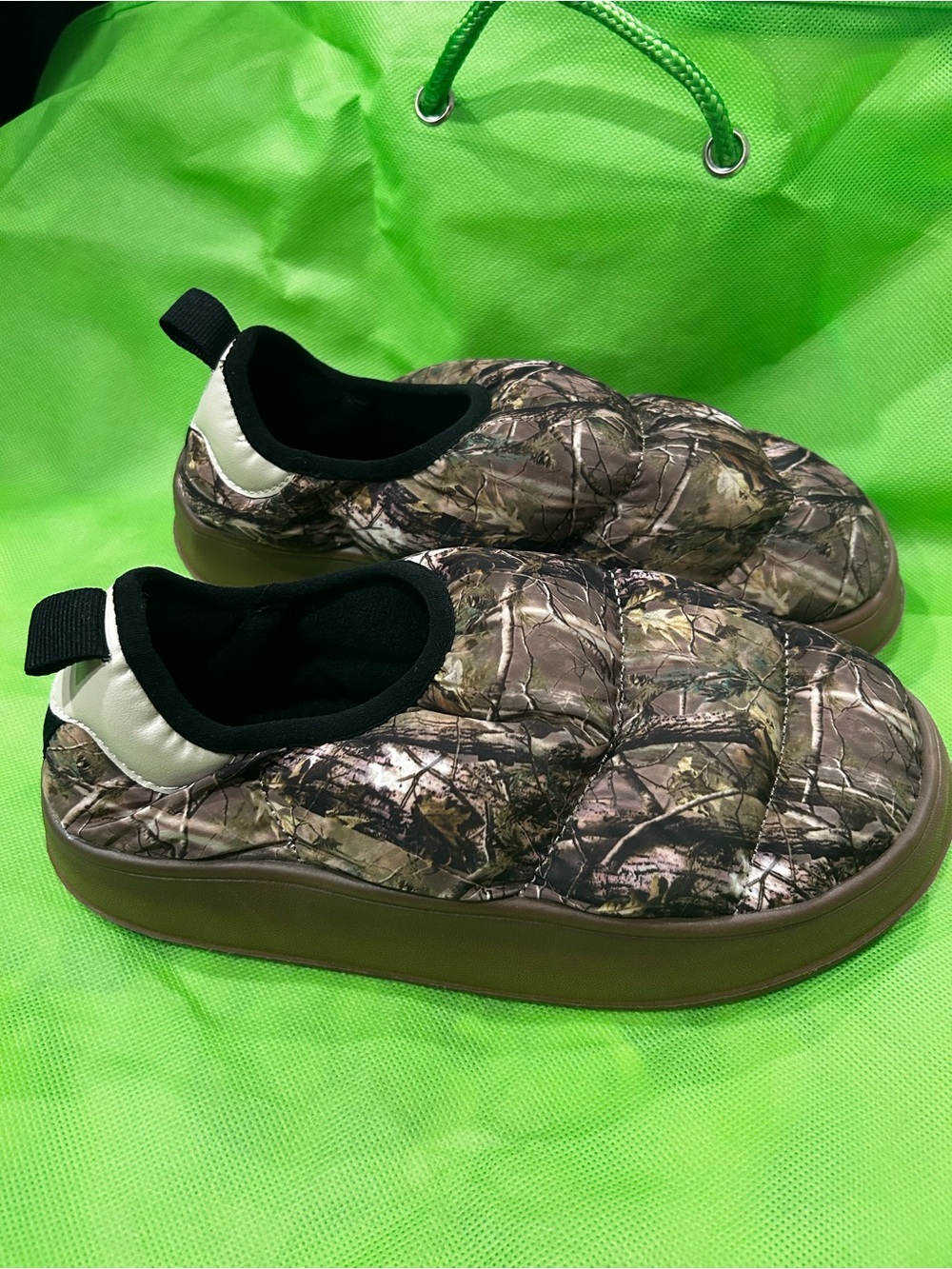 Kids Camo Slip-On Puffer Shoes - Brown/Green